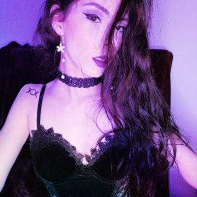 Aesma Frecklez OnlyFans France - @aesmafrecklez