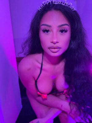 Honey OnlyFans France - @honeycherryy