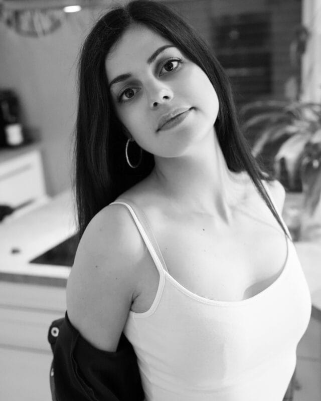 Marine Lopez OnlyFans France - @marine_lopez75