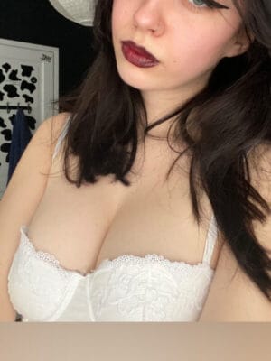 Nyxia OnlyFans France - @reinenyxia