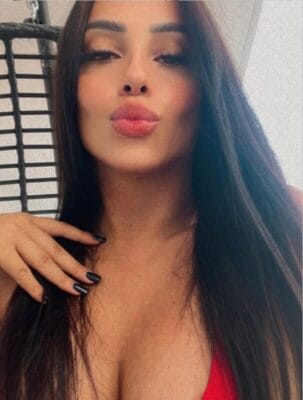 Yasmin Pires OnlyFans France - @yasminpires